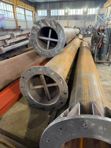 идёт процесс полного производственного цикла опор связи